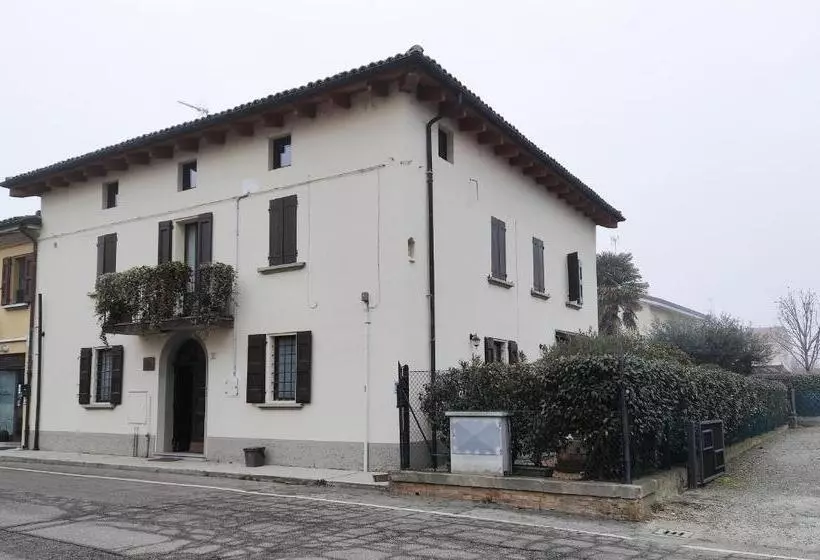 Aamiaismajoitus (B&B) Casa Nives