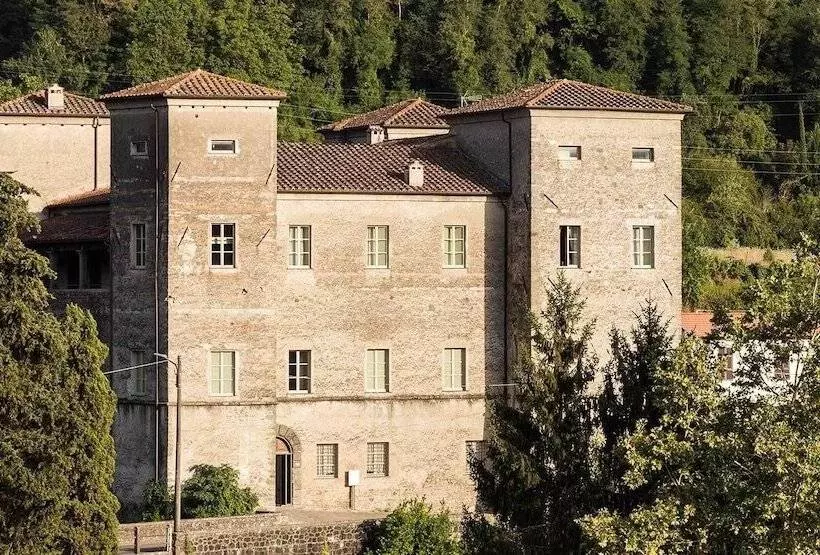Hotelli Castello Di Pontebosio Luxury Resort