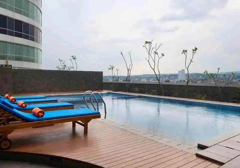 Harris Hotel Sentraland