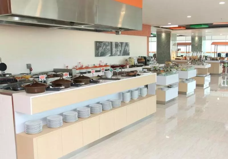 Harris Hotel Sentraland