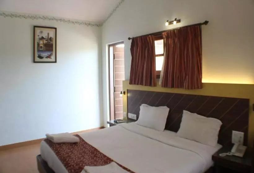 Oyo 7454 Hotel Ronaldo S