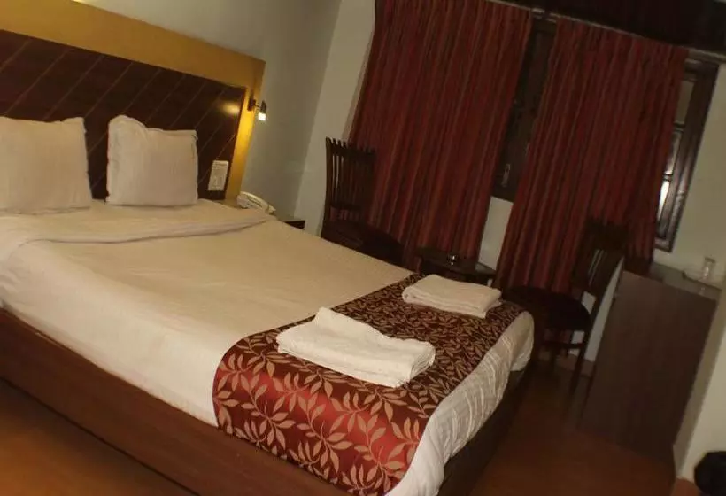 Oyo 7454 Hotel Ronaldo S