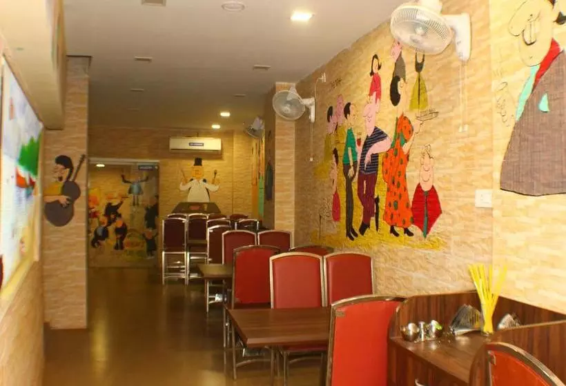 Oyo 7454 Hotel Ronaldo S