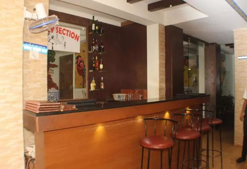 Oyo 7454 Hotel Ronaldo S