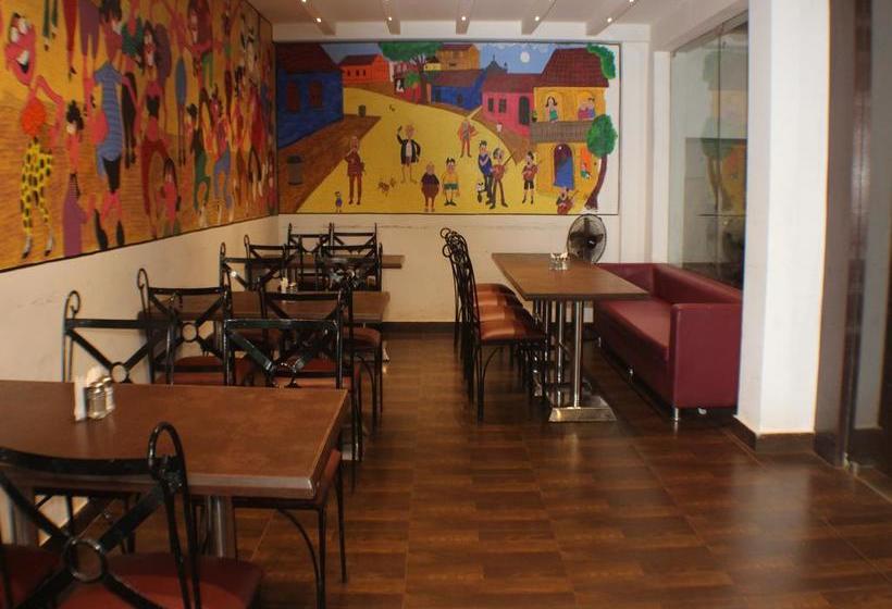 Oyo 7454 Hotel Ronaldo S