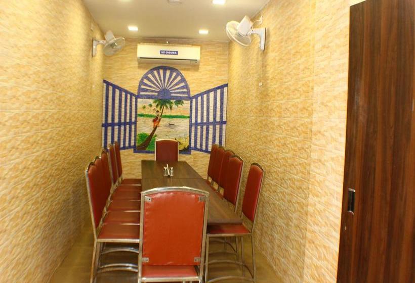 Oyo 7454 Hotel Ronaldo S