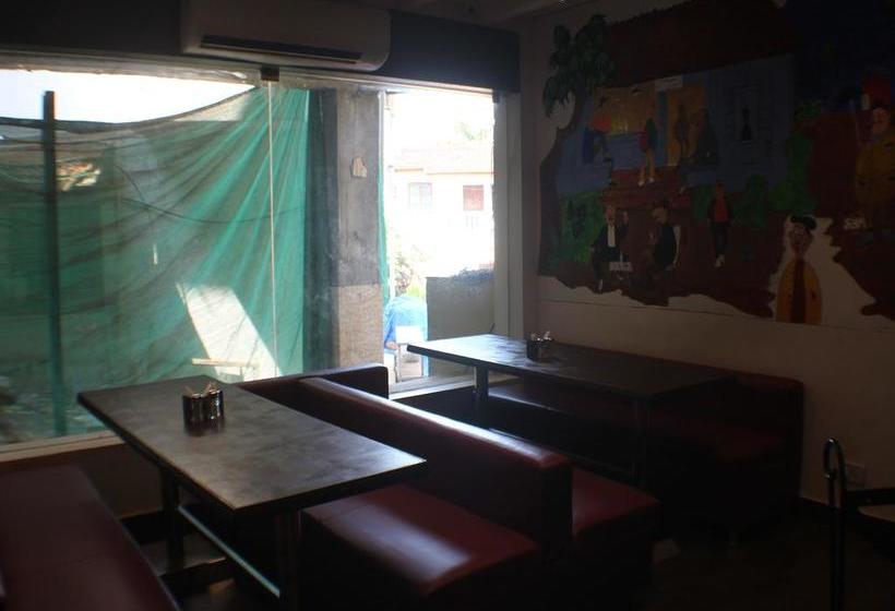 Oyo 7454 Hotel Ronaldo S