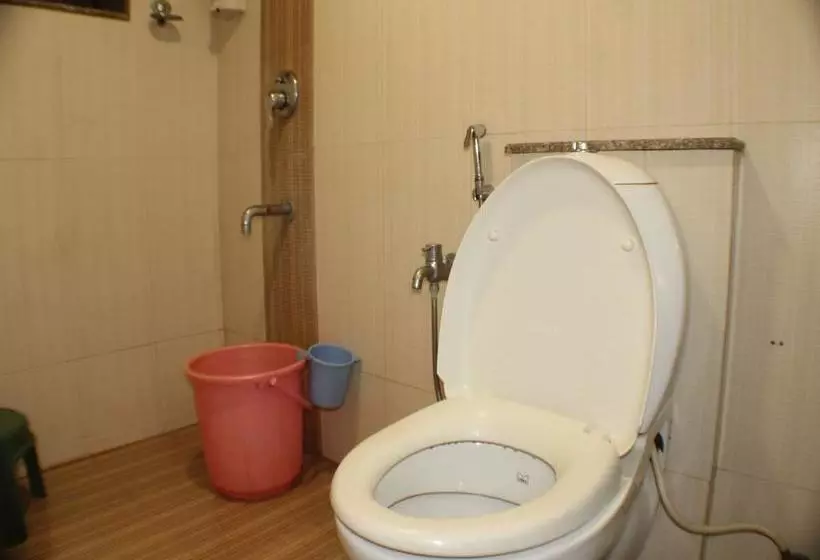 Oyo 7454 Hotel Ronaldo S