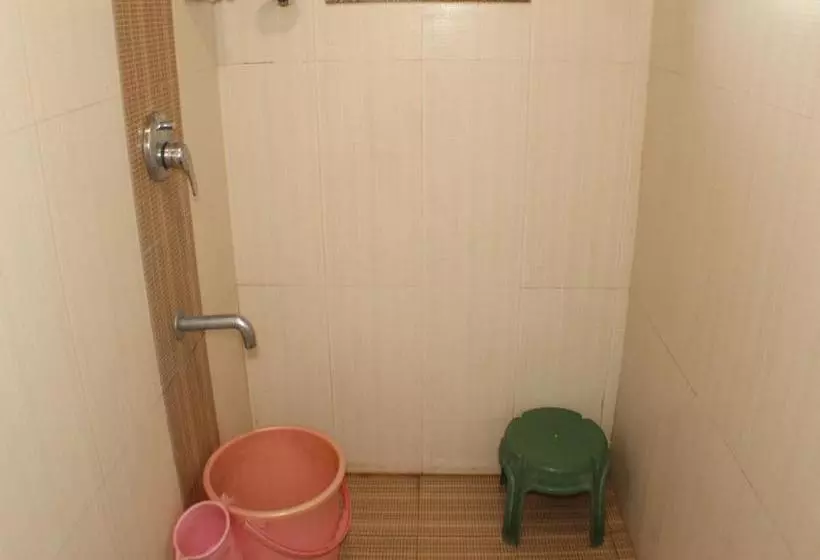 Oyo 7454 Hotel Ronaldo S