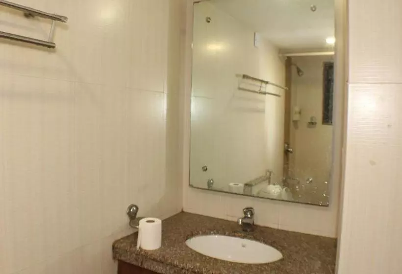 Oyo 7454 Hotel Ronaldo S