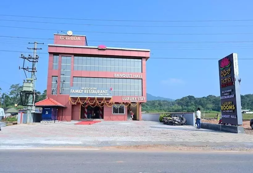 ホテル Ridhis Family Restaurant