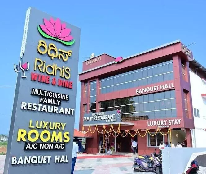 ホテル Ridhis Family Restaurant