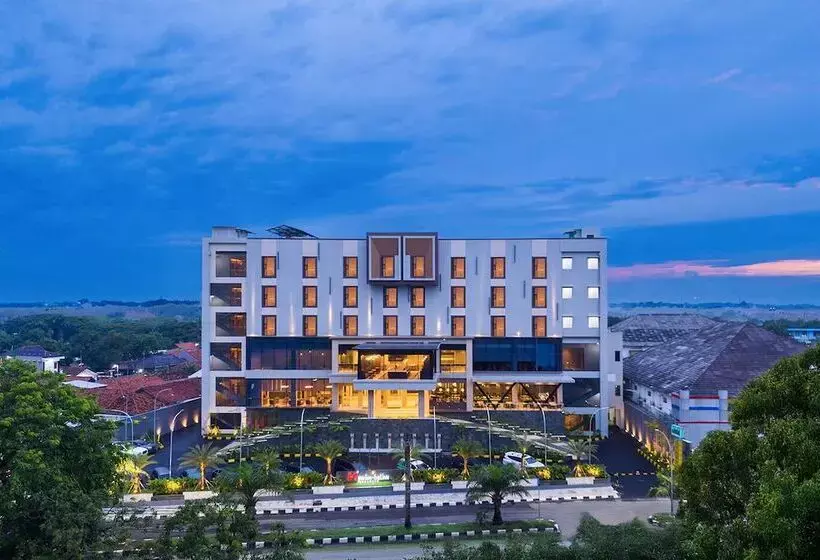 ホテル Swiss Belinn Indramayu