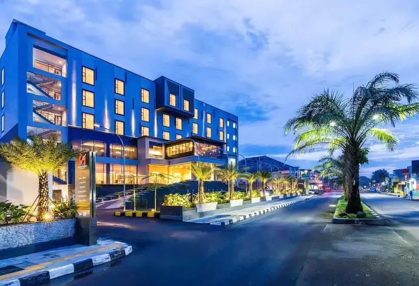 ホテル Swiss Belinn Indramayu