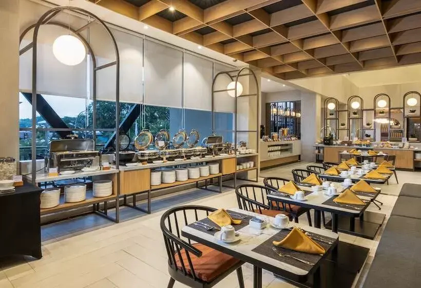 ホテル Swiss Belinn Indramayu