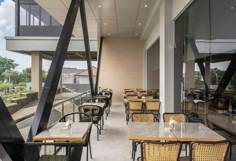 ホテル Swiss Belinn Indramayu