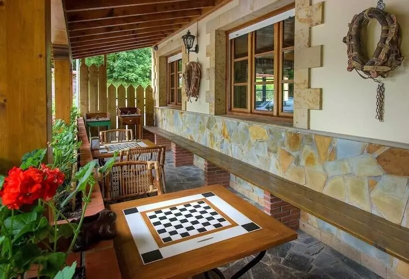 Albergue Los Nuberos   Hostel