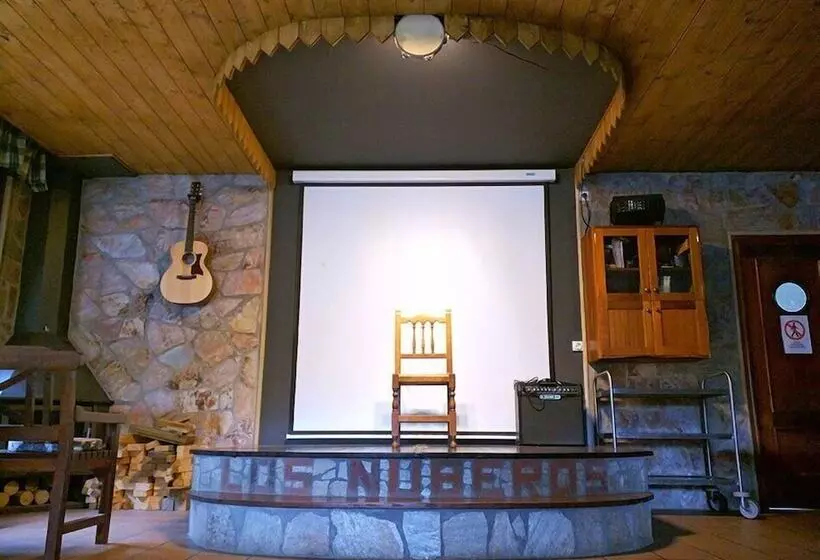 Albergue Los Nuberos   Hostel