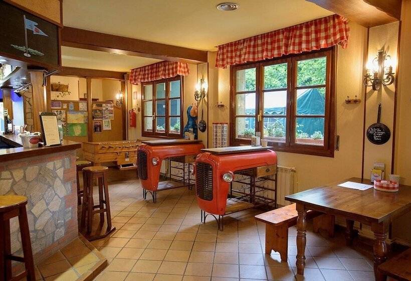 Albergue Los Nuberos   Hostel