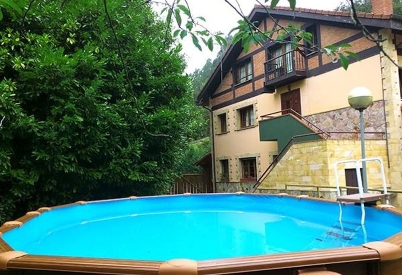 Albergue Los Nuberos   Hostel