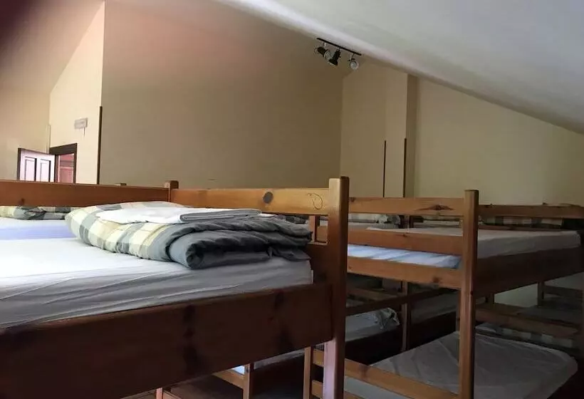 Albergue Los Nuberos   Hostel