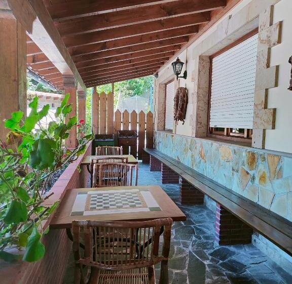 Albergue Los Nuberos   Hostel