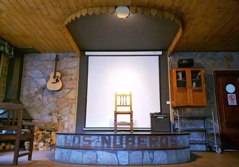 Albergue Los Nuberos   Hostel