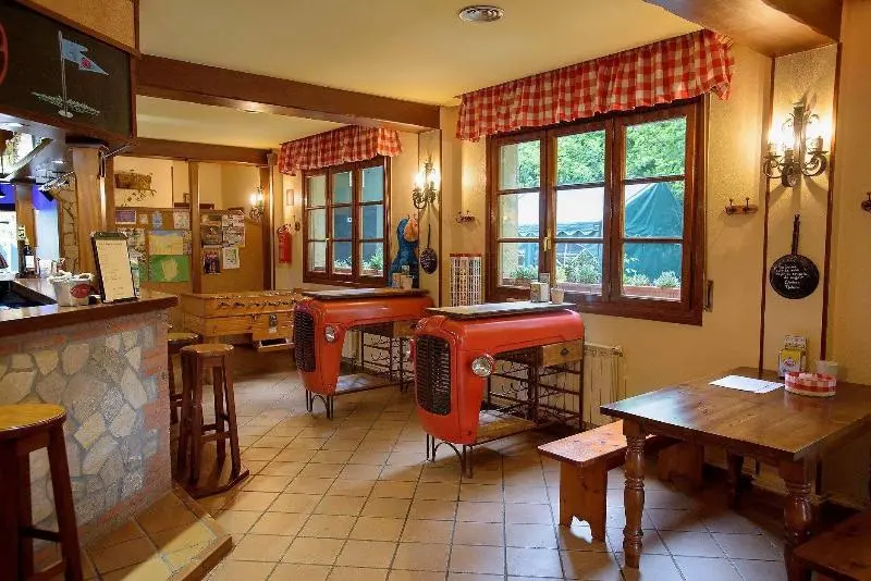 Albergue Los Nuberos   Hostel