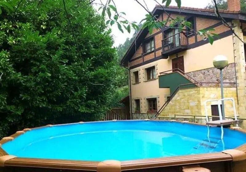 Albergue Los Nuberos   Hostel
