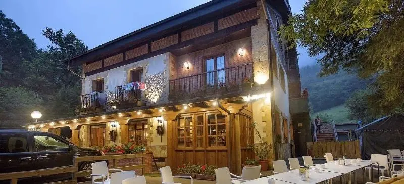 Albergue Los Nuberos   Hostel