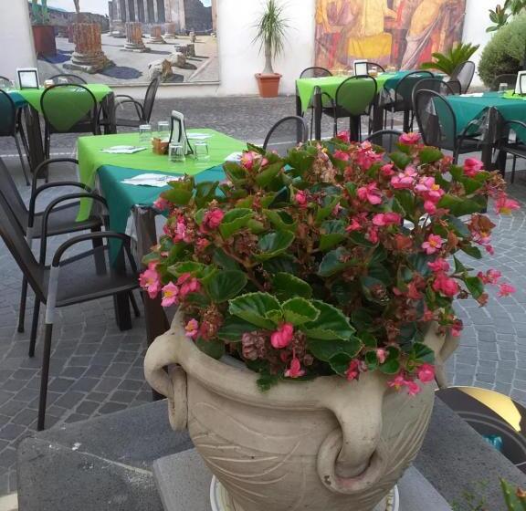 Pompei Hostel Deluxe