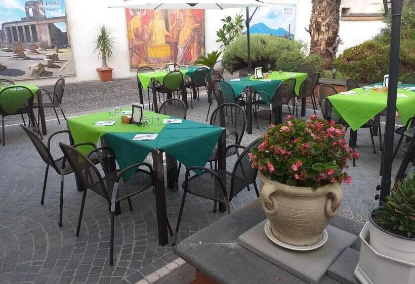 Pompei Hostel Deluxe