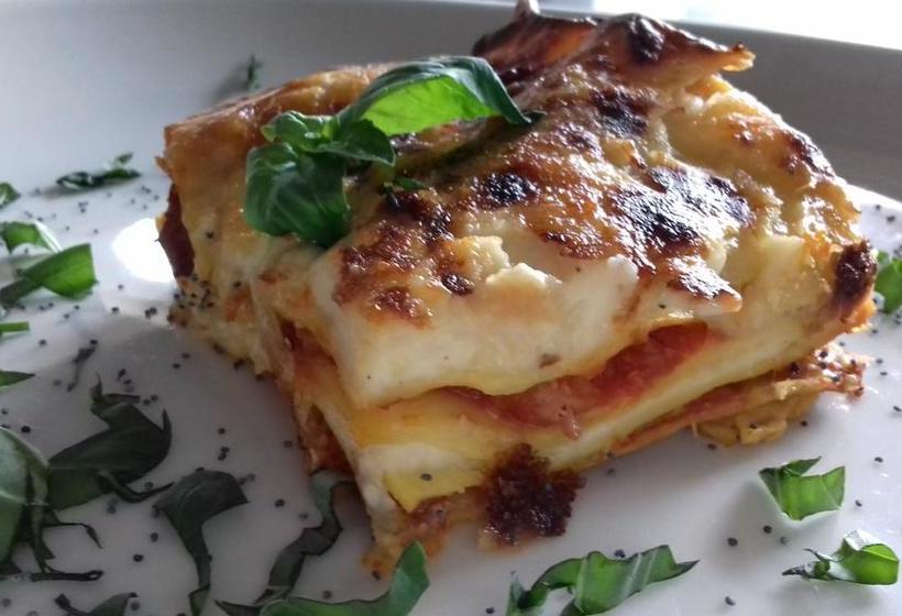 تختخواب و صبحانه Luna City