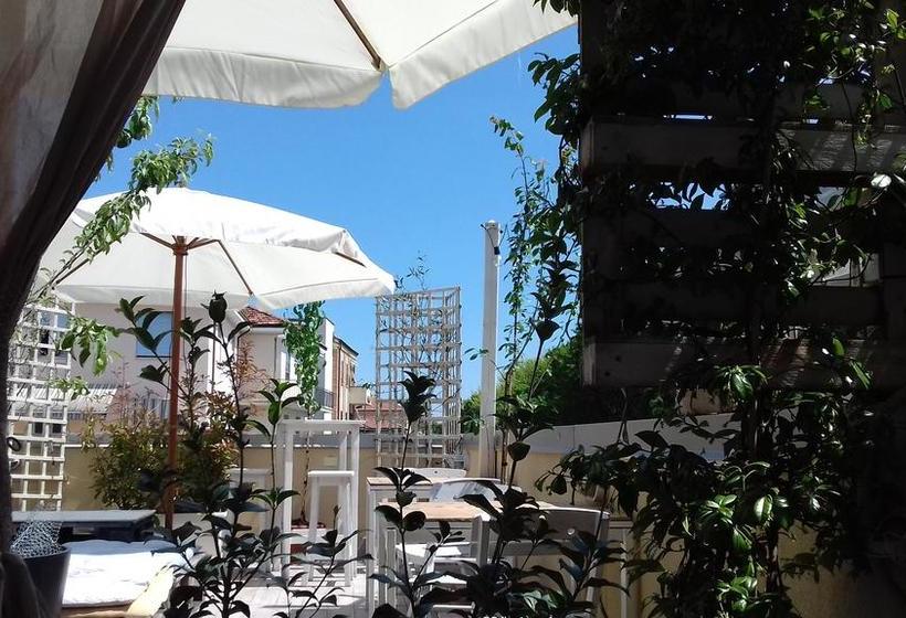 تختخواب و صبحانه Luna City