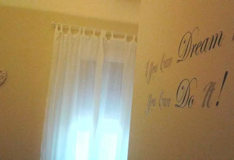 تختخواب و صبحانه Luna City