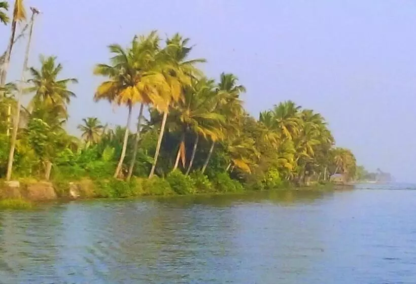 Aamiaismajoitus (B&B) Marari Nest Beach Homestay