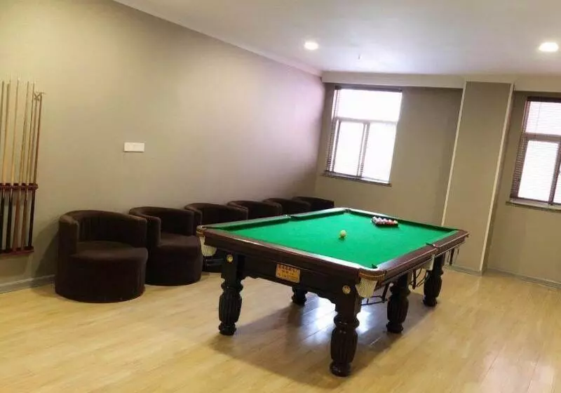 Hotelli Greentree Inn Jiangsu Lianyungang Donghai New Bus Station Express