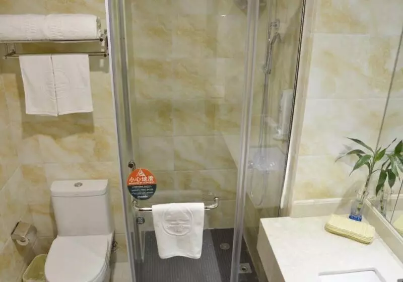 Hotelli Greentree Inn Jiangsu Lianyungang Donghai New Bus Station Express