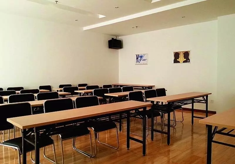 Hotelli Greentree Inn Jiangsu Lianyungang Donghai New Bus Station Express