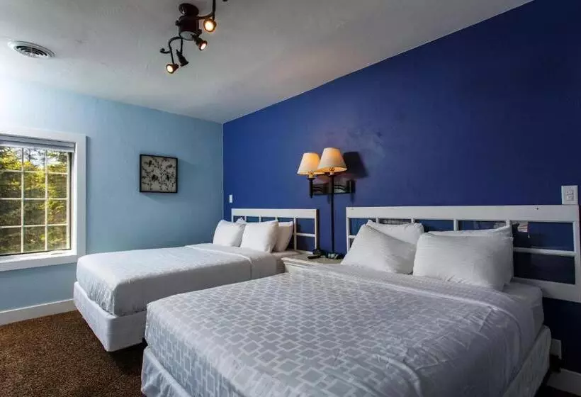 Julie's Park Cafe & Motel