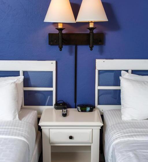 Julie's Park Cafe & Motel