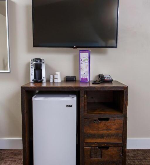 Julie's Park Cafe & Motel