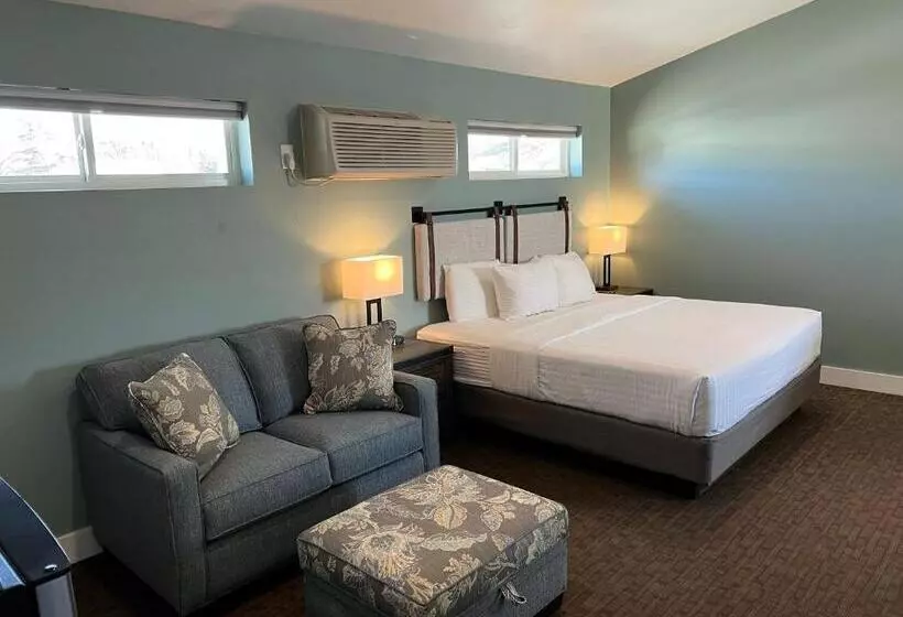 Julie's Park Cafe & Motel