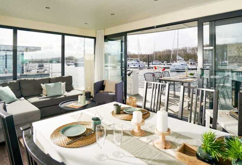 호텔 Hausboot In Boltenhagen