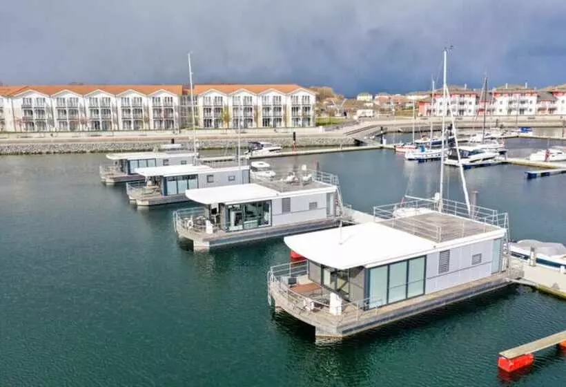 ホテル Hausboot In Boltenhagen