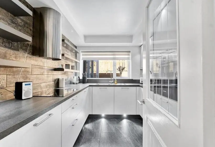 レジデンス Knights Rest  Beautiful Home In Dover With Parking