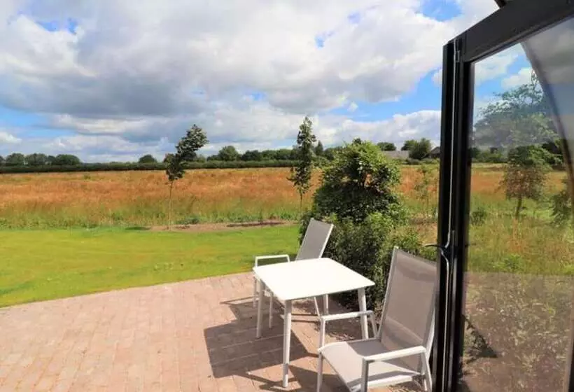 Hotelli Romantic Tent Lodge In Dalerveen With Sauna