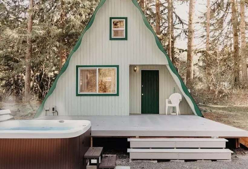 54sl   Hot Tub   Pets Ok   Sleeps 4 2 Bedroom Cabin By Redawning