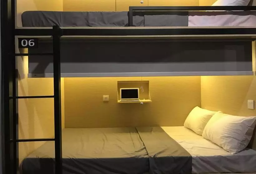 Hostel Innbox Capsule