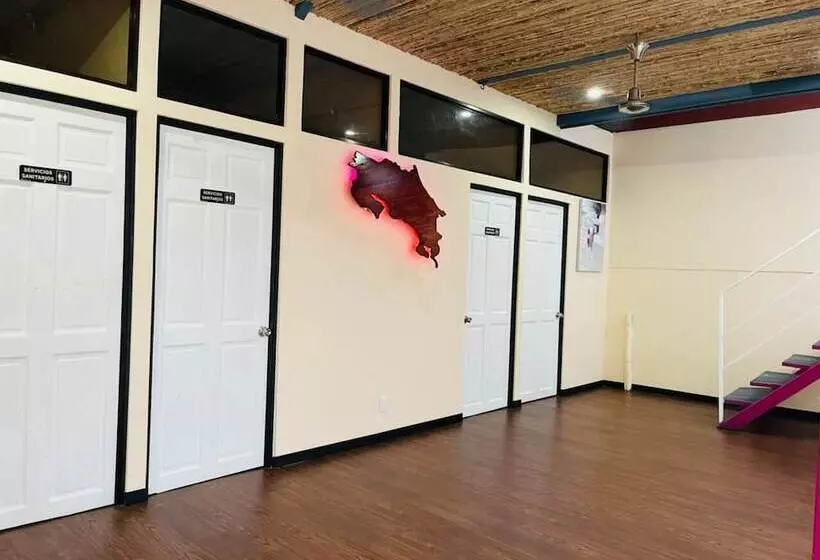 Retkeilymaja Millenium Manuel Antonio Park And Beach